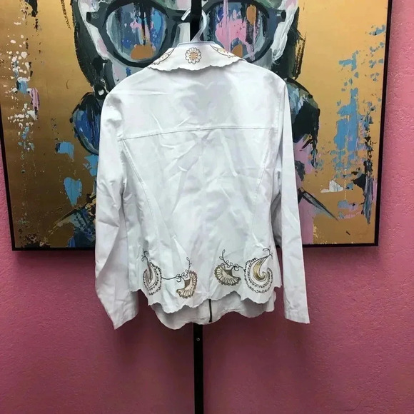 Draper's and Damon's White Embroidered Jacket - Picture 2 of 6
